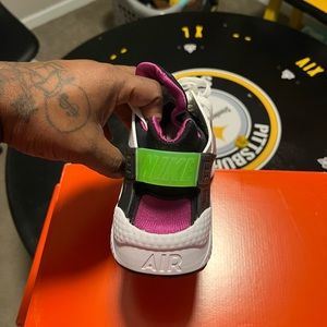 WHITE/BRIGHT SPRUCE/BLACK FLAVOR HUARACHEs